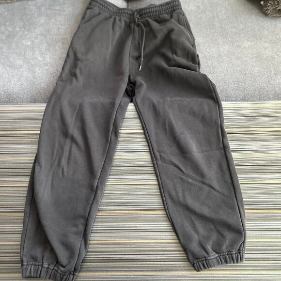 Uniqlo Pants - Uniqlo Grey sweatpants
